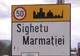 Indicatoarele în limba maghiară de la intrarea în Sighetu Marmatiei au fost vandalizate