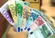 Leul pierde ușor teren în fața euro. Lira sterlină, aproape de record