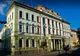 Primăria din Sighetu Marmaţiei, atacată de o tânără! Aceasta a aruncat cu pietre în geamuri
