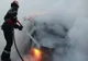Incident şocant în judeţul Maramureş! Un bărbat şi-a dat foc la maşini
