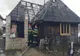 Casă afectată de incendiu, în Vadu Izei! Un bărbat a suferit arsuri și a fost dus la spital