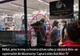 Bărbat, prins în timp ce încerca să fure cafea și ciocolată dintr-un supermarket din Maramureș