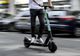 Incendiu devastator în Arad după explozia unei trotinete electrice puse la încărcat peste noapte