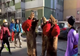 VIDEO | Colindătorii scot românii la ferestre. Un grup din Bacău a pornit într-un tur prin toată țara
